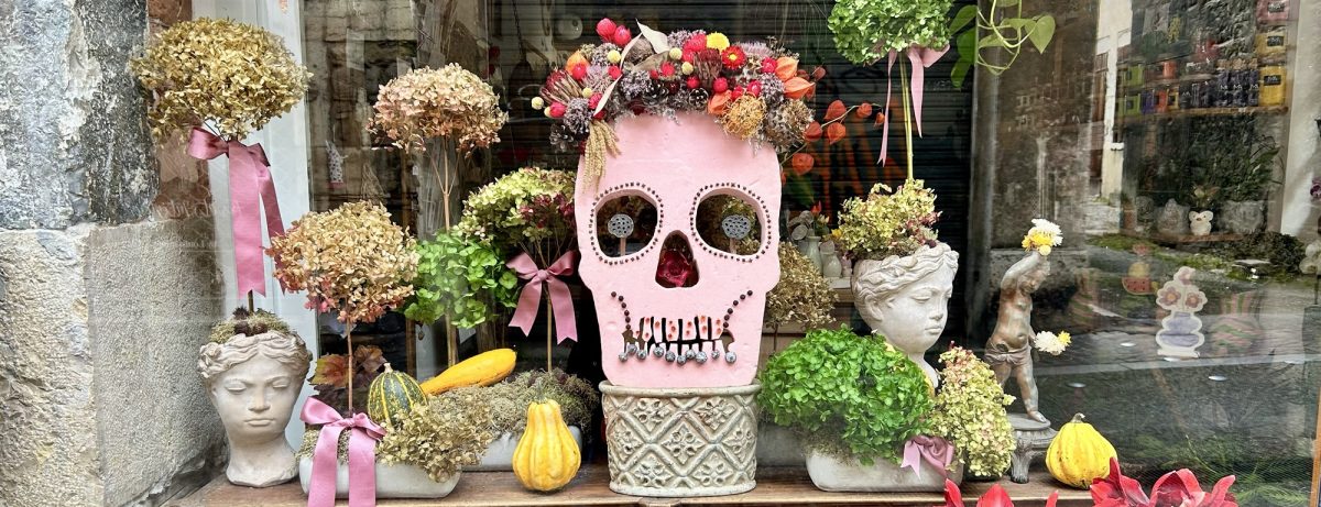 Le scribe enjou[é] !