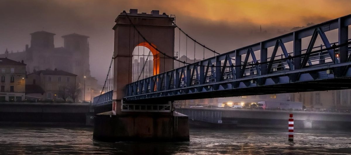 Le scribe enjou[é] !